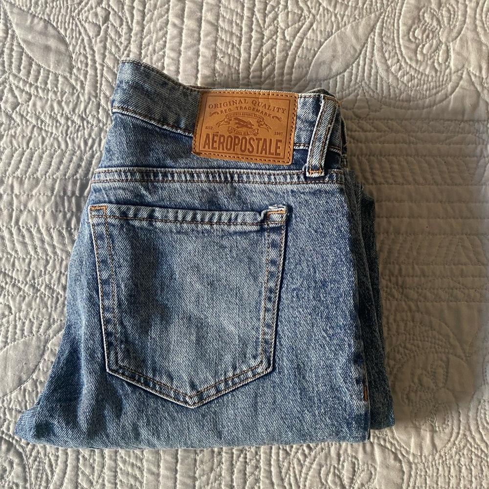 Aeropostale Woman’s Straight leg Jeans